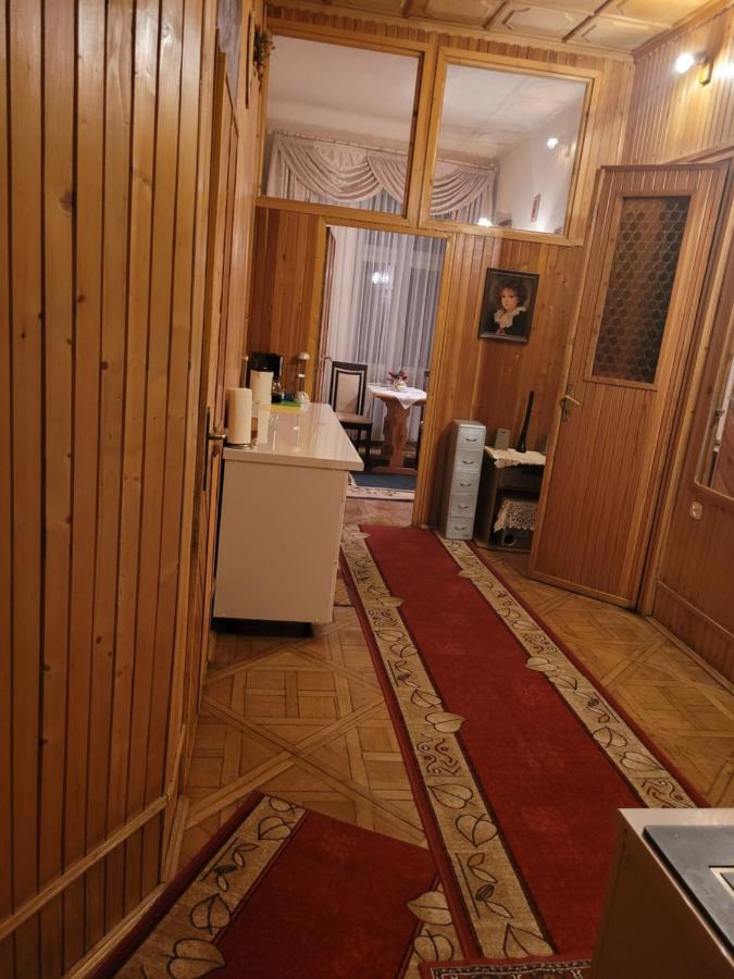 Pokoje Goscinne Victoria Cracovia Exterior foto